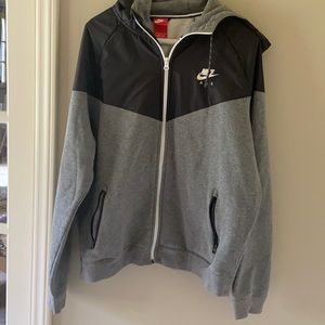 Men’s L Nike hooded zip up jacket